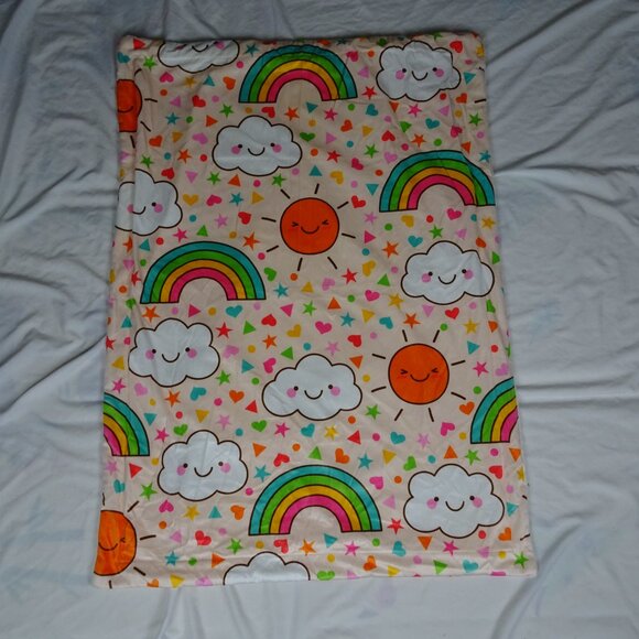 Baby Smiling Clouds, Suns And Rainbows Throw Blanket Size 28.5inx39.5in - Picture 1 of 6